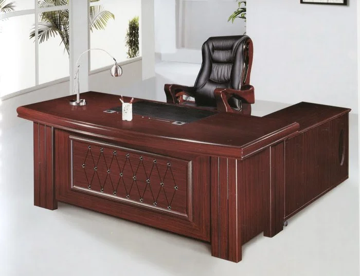 Bàn Giám Đốc 9